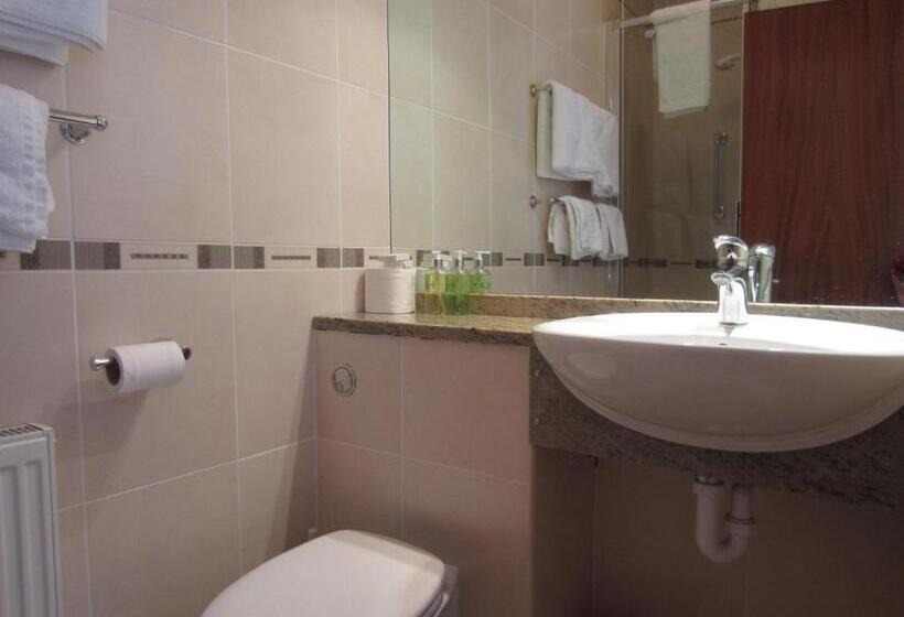 住宿加早餐  Gwrach Ynys Country Guest House