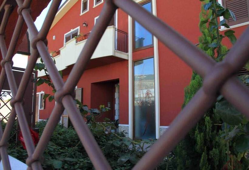 تختخواب و صبحانه Il Quadrifoglio