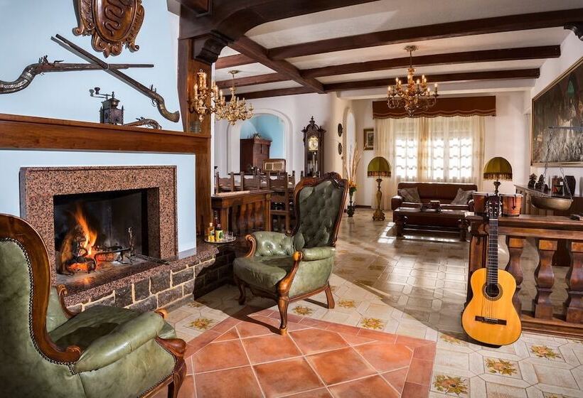 住宿加早餐  La Villa