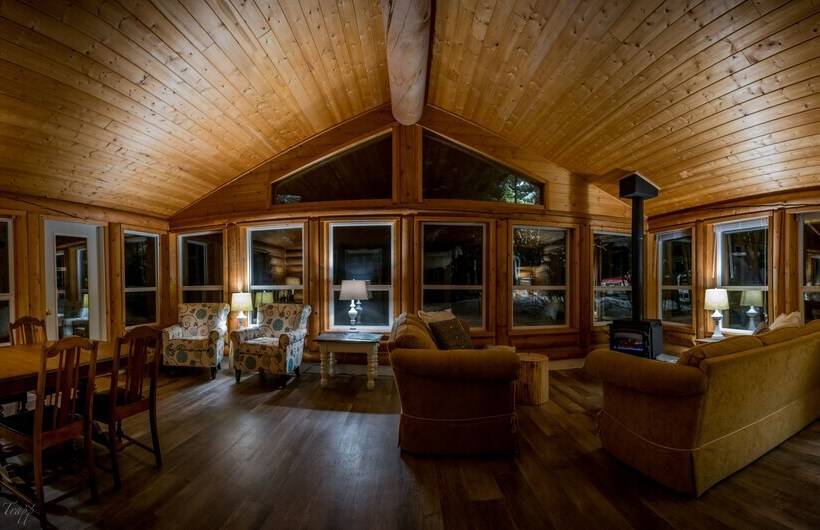 צימר Whitewater Lodge