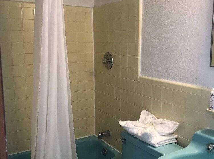 Gold Crest Motel