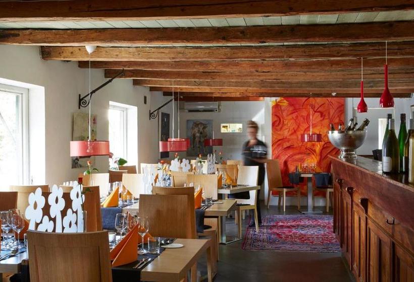 ホテル Karnelund Krog & Rum