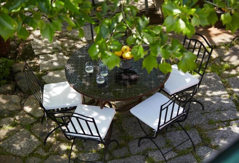 ホテル Karnelund Krog & Rum