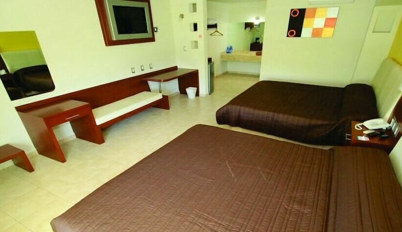 هتل Splash Inn