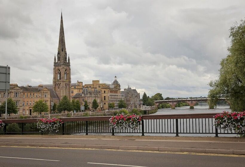 Perth Youth Hostel And Apartments