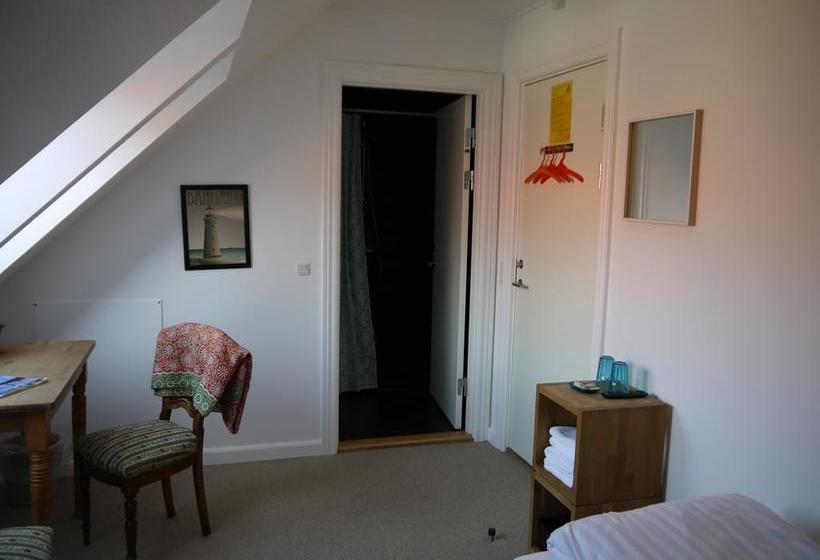 Femmasteren Hotel & Hostel