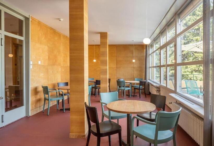 Cransmontana Youth Hostel