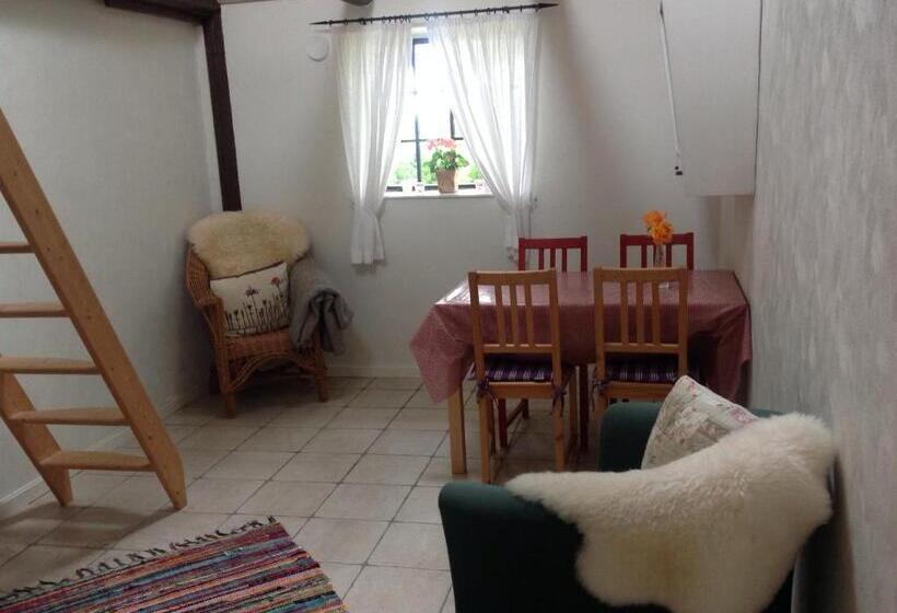 Dyrlev Bed & Breakfast