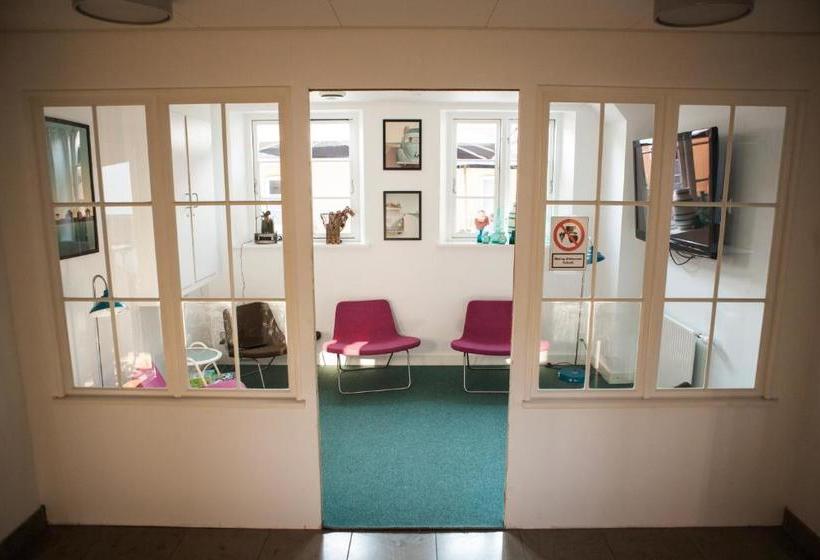 Femmasteren Hotel & Hostel