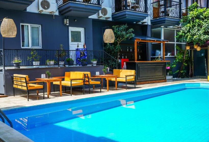 هتل Four Seasons Apart