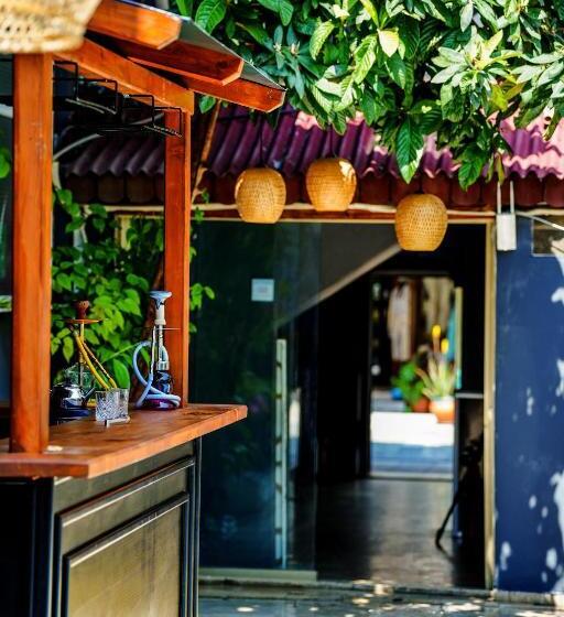 هتل Four Seasons Apart