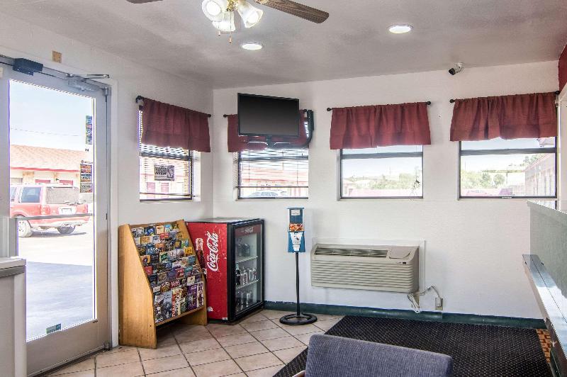 בית מלון כפרי Rodeway Inn