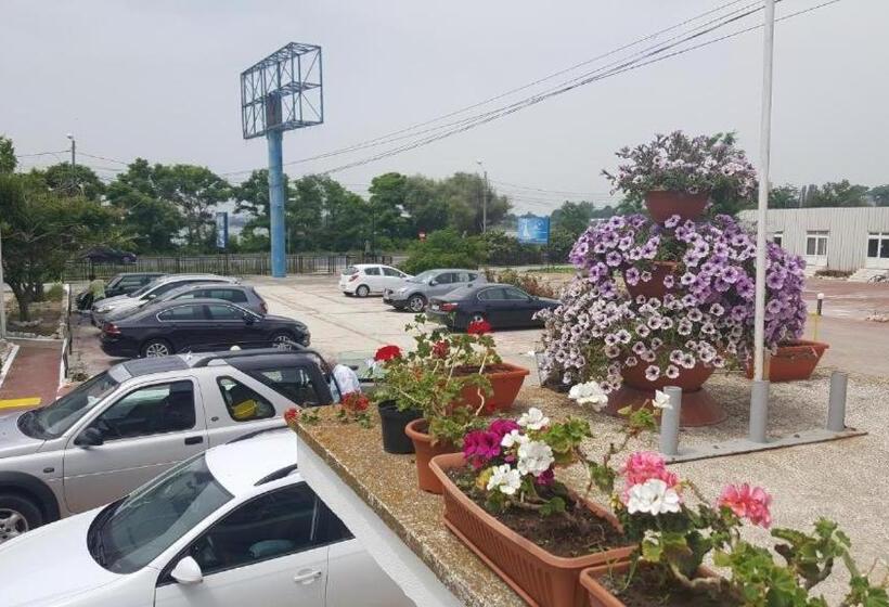 استراحتگاه La Perla Bianca Residence