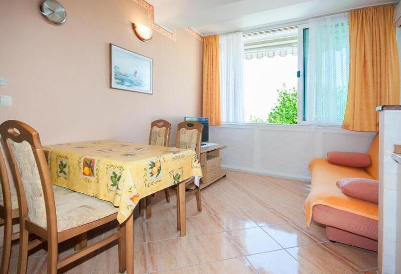 مبيت وإفطار Villa Daniela
