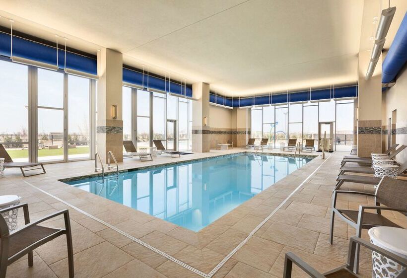 בית מלון כפרי Embassy Suites By Hilton Denton Convention Center