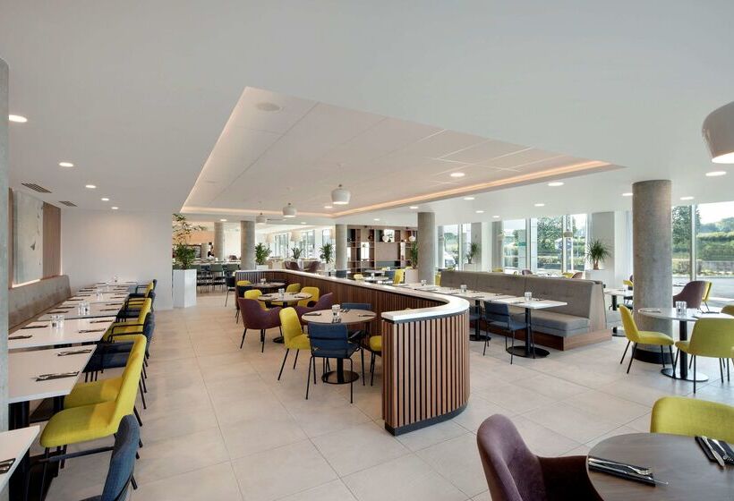 هتل Hampton By Hilton London Stansted Airport