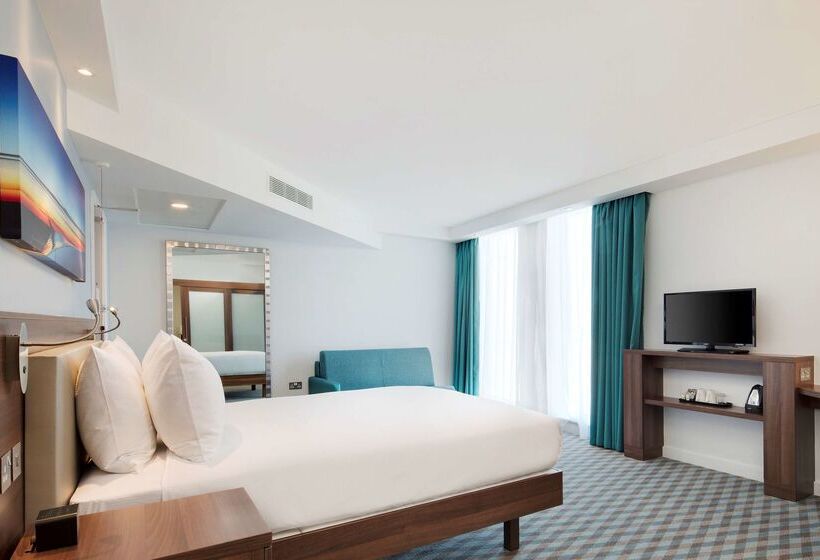 هتل Hampton By Hilton London Stansted Airport