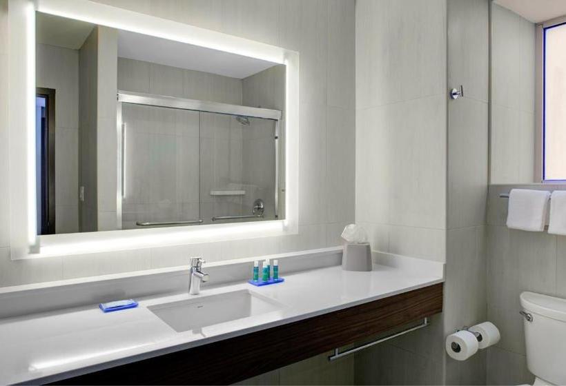 فندق Holiday Inn Express  Bronx Nyc  Yankee Stadium, An Ihg