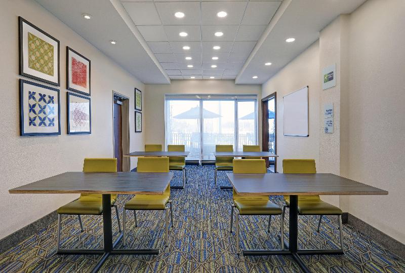 فندق Holiday Inn Express & Suites   Lenexa   Overland Park Area, An Ihg