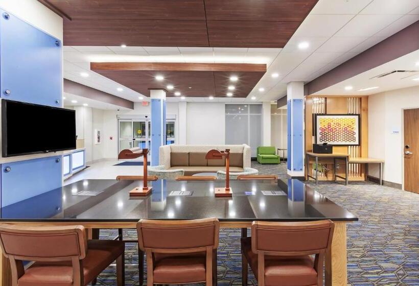 فندق Holiday Inn Express & Suites   Lenexa   Overland Park Area, An Ihg