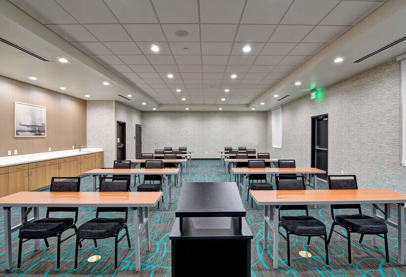 ホテル Home2 Suites By Hilton Okc Midwest City Tinker Afb