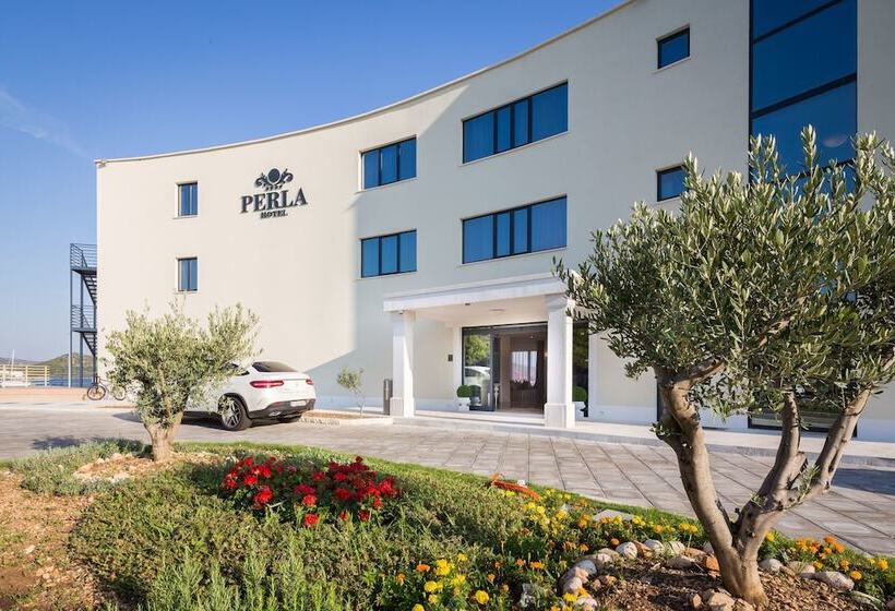 هتل Perla