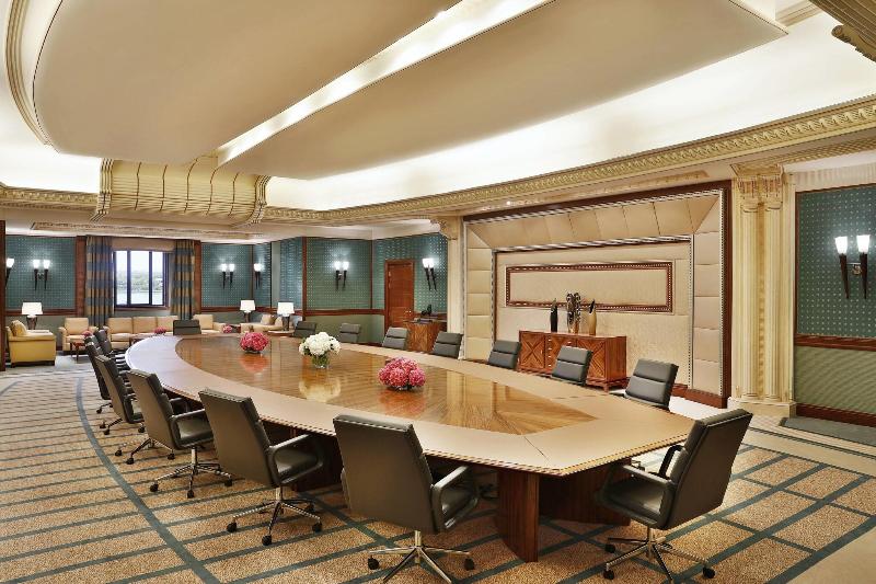 هتل The Ritz Carlton Jeddah
