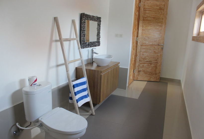 فندق فئة نجمة واحدة Kedungu Surf Camp