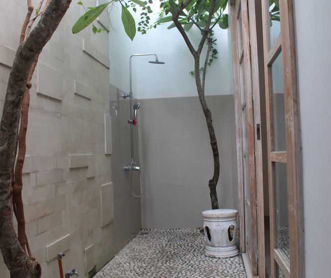 فندق فئة نجمة واحدة Kedungu Surf Camp