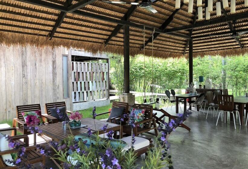 هتل Chababaancham Resort