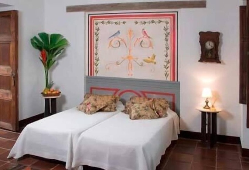 هتل Hacienda Castilla