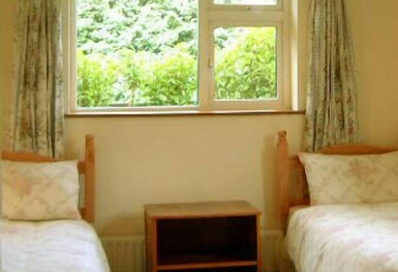 Отель Hazelwood Bed & Breakfast