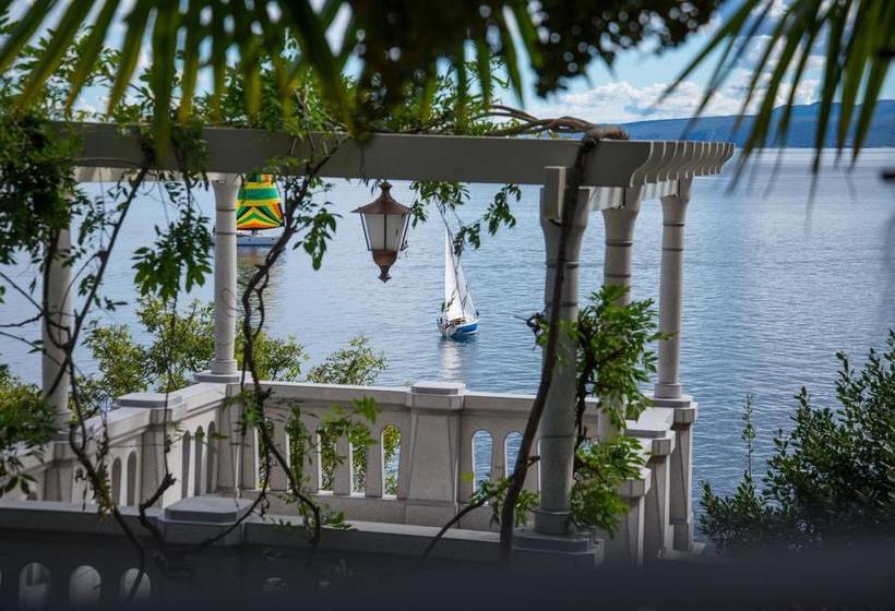 هتل Villa Ariston