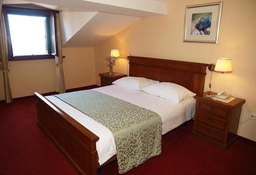 هتل Villa Ariston