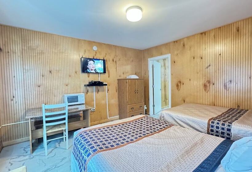 Мотель Boardwalk Sand & Surf Beach Hotel Oceanfront