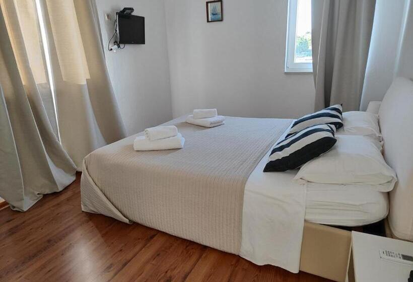 بنسيون Guest House Adria