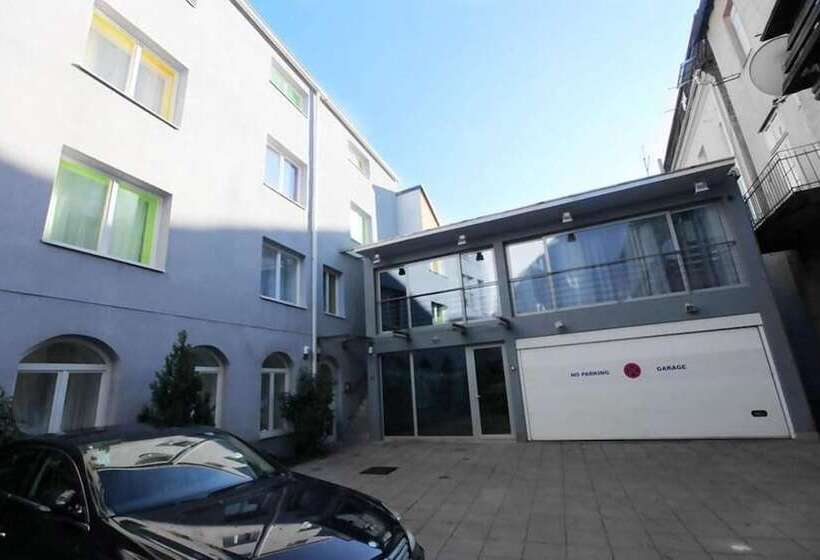 Whole Wide World Hostel