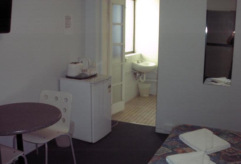 هتل Acacia Inner City Inn