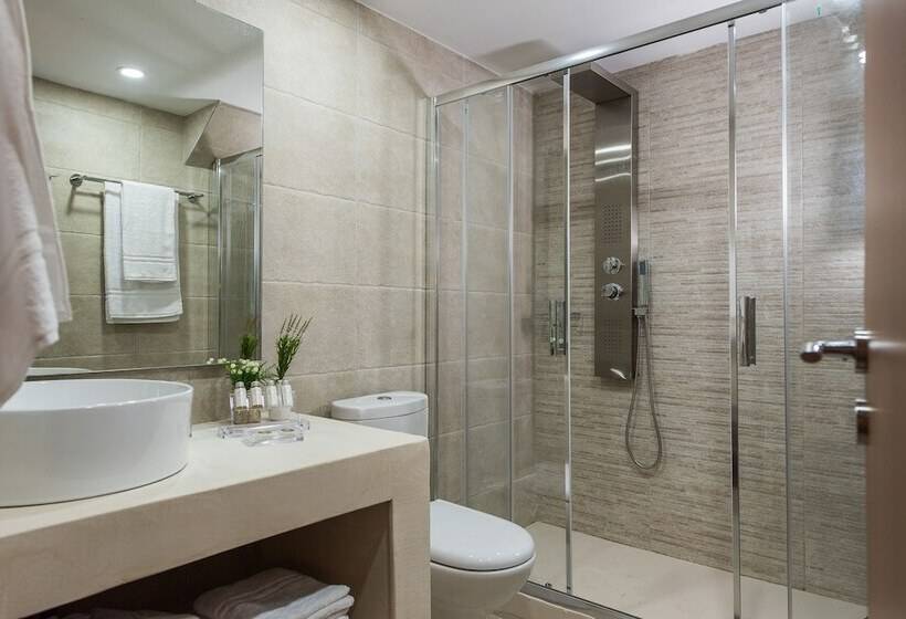 هتل Bluebell Luxury Suites