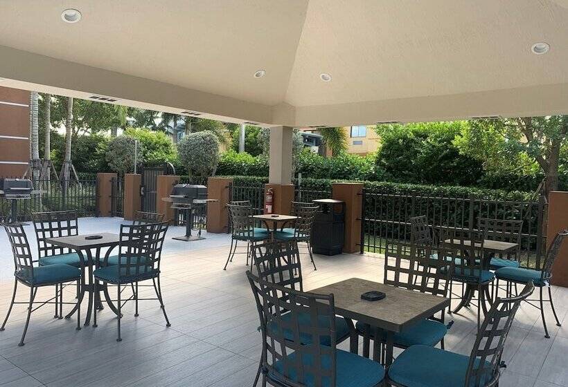 בית מלון כפרי Candlewood Suites   Miami Exec Airport   Kendall, An Ihg