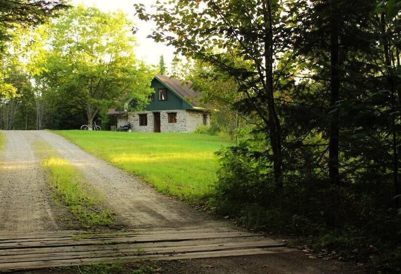 هتل Chalet Rustique Crds Tremblant