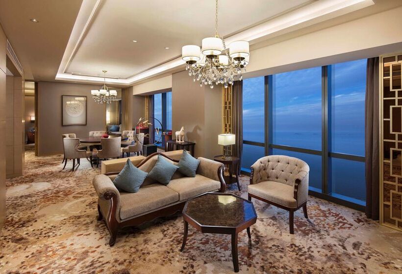 هتل Hilton Yantai