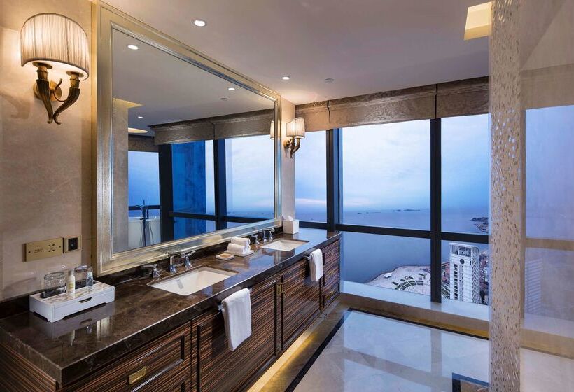 هتل Hilton Yantai