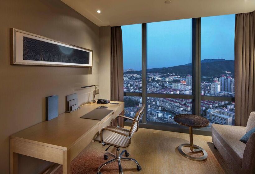 هتل Hilton Yantai