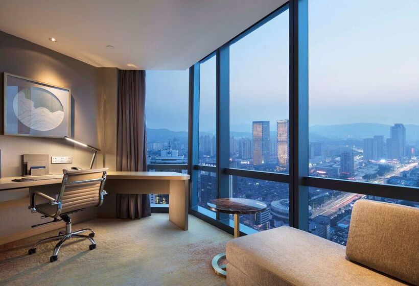 هتل Hilton Yantai