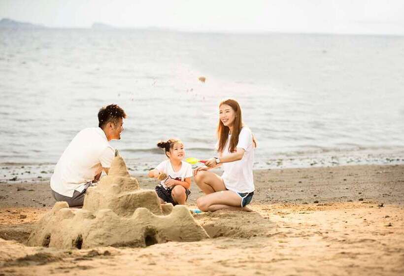 هتل Hilton Yantai