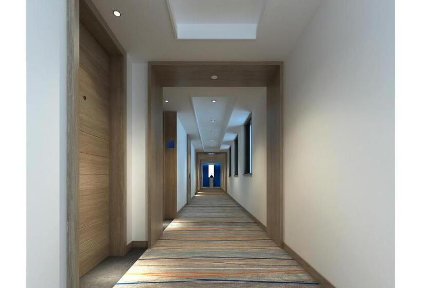 فندق Holiday Inn Express Zhejiang Qianxia Lake, An Ihg