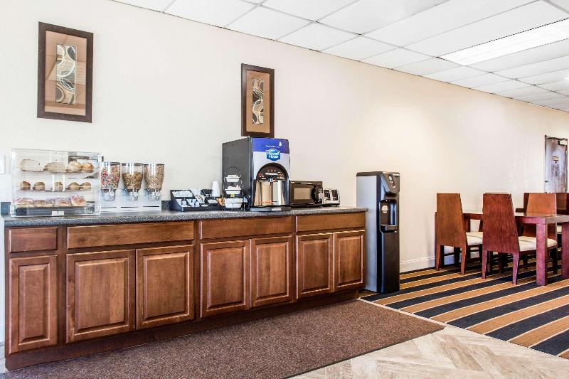 فندق Super 8 By Wyndham Rocky Mount I 95 Exit 145