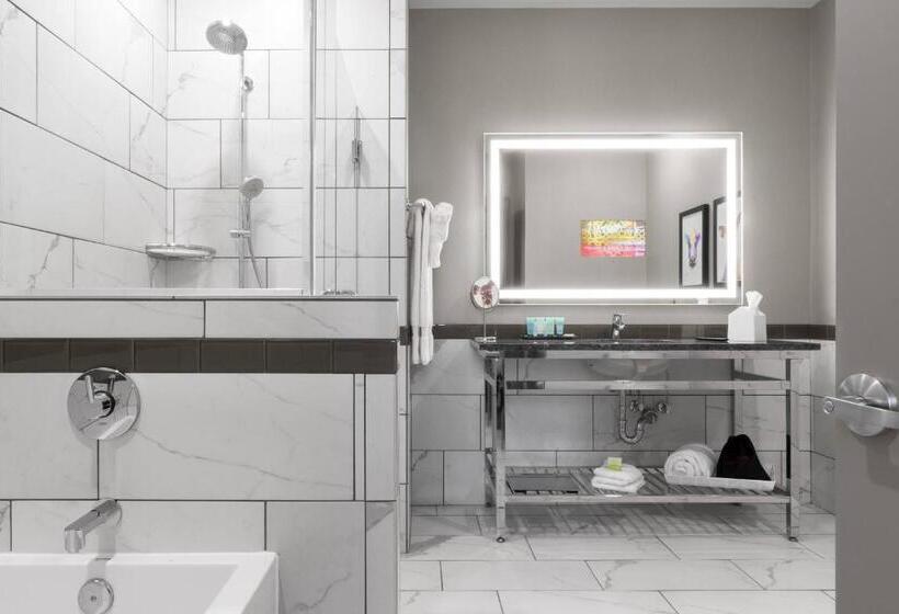 هتل The Current Iowa, Autograph Collection