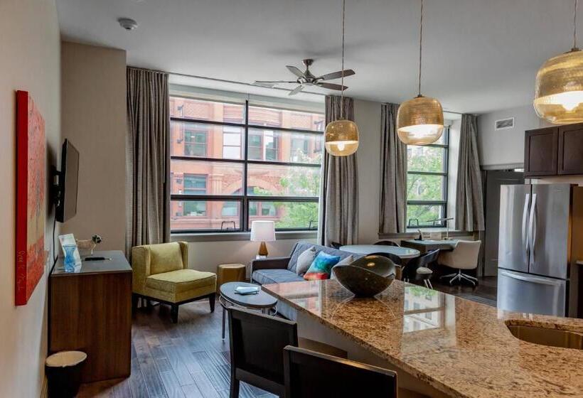 هتل The Current Iowa, Autograph Collection